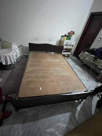 Queen size bed for sale