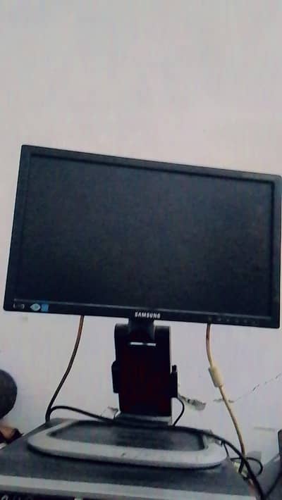 Led=samsung CPU=stone all ok conditon. installed memory (ram)= 1.00gb