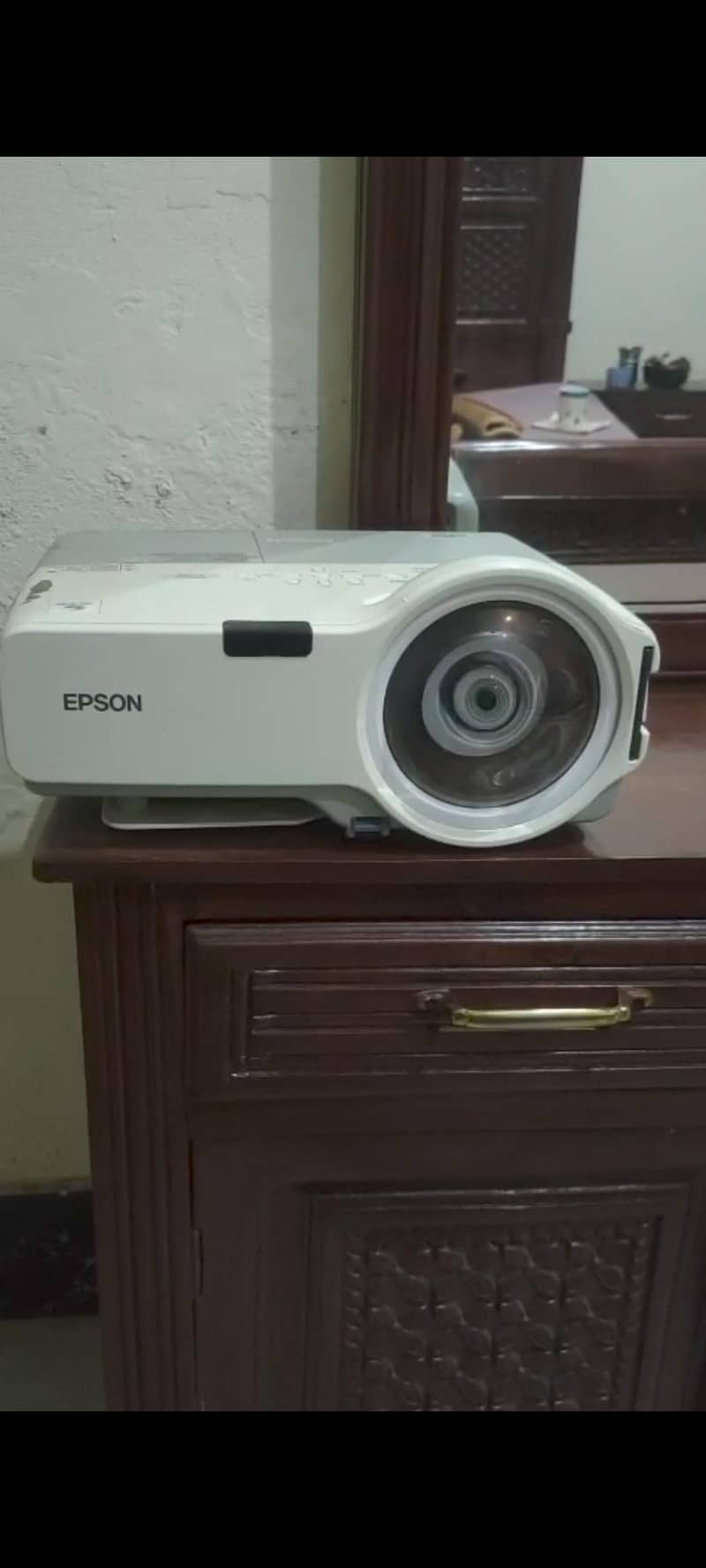 Epson projector 1