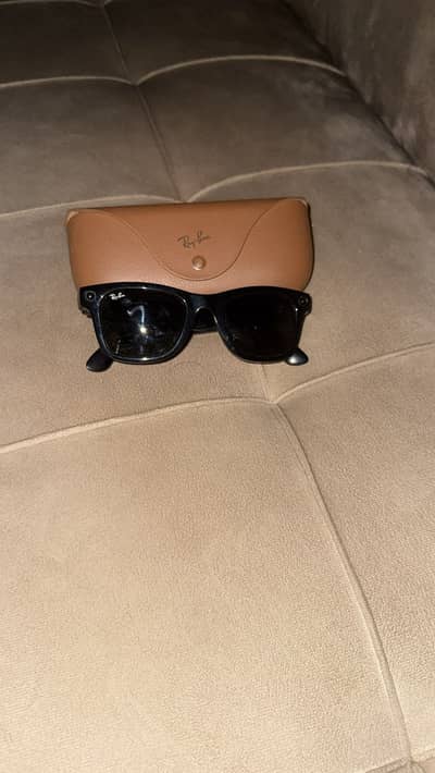 Meta Ray-Ban Smart Glasses – Black Frame