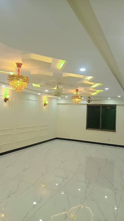 Spacious 4 Bedroom Unfurnished Apartment | 3700 Sqft | F-11 Markaz