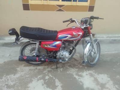 Honda 125 22 model Islamabad registered