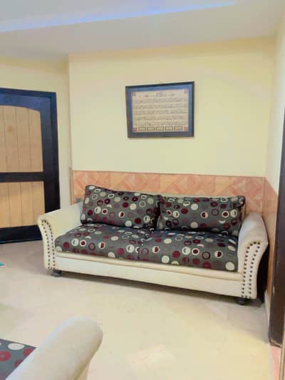 E11 daily basis furnished apartment available for rent