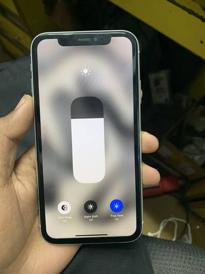 Iphone XR jv (64 gb) contact (03175454080)