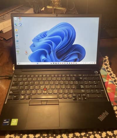 Lenovo Thinkpad - 2 GB video card 11 gen core i7
