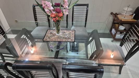 Dinning Table Excellent conditon