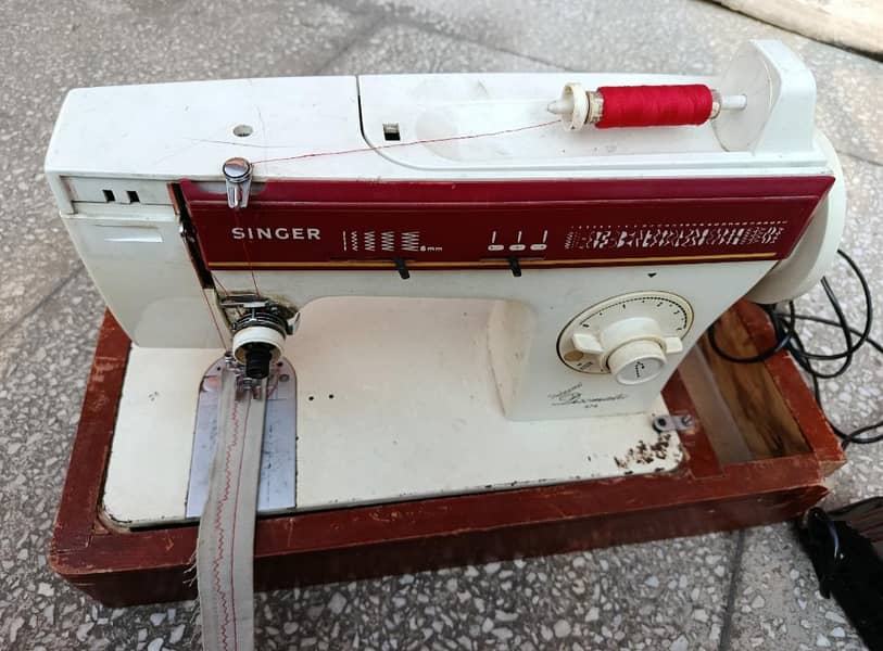 Singer Sewing Machine 0