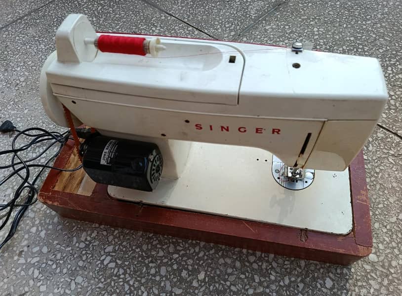 Singer Sewing Machine 1