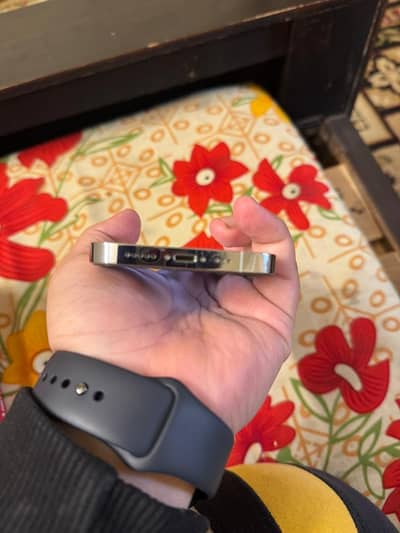 iPhone 14 Pro 1TB up for sale