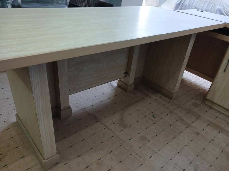 Executive Table With Side Table Draz keyboard 6