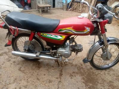 گڈ کنڈیشن بائیک فار سیل ڈاکومنٹ کلیئر بائیو میٹرک ساتھ ارجنٹ سیل