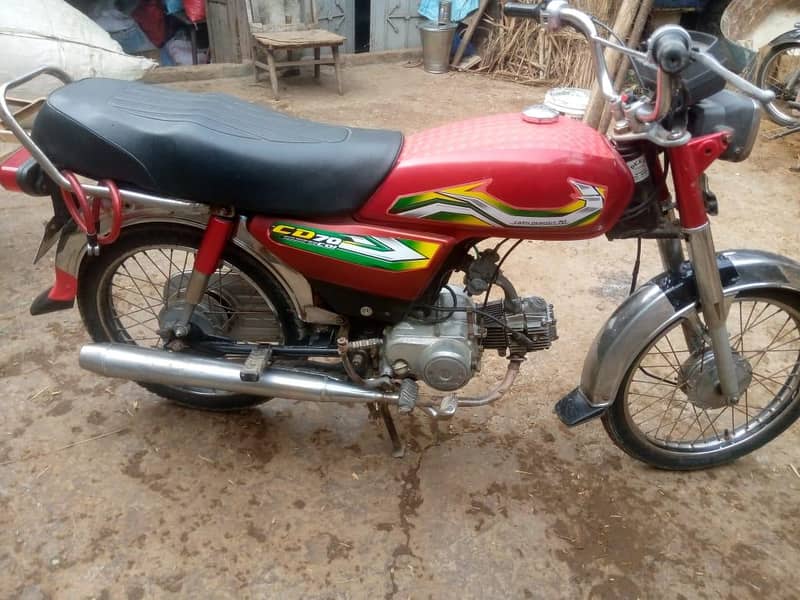 گڈ کنڈیشن بائیک فار سیل ڈاکومنٹ کلیئر بائیو میٹرک ساتھ ارجنٹ سیل 0