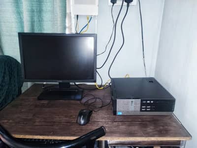 Dell Core i5 4th Gen with Desktop