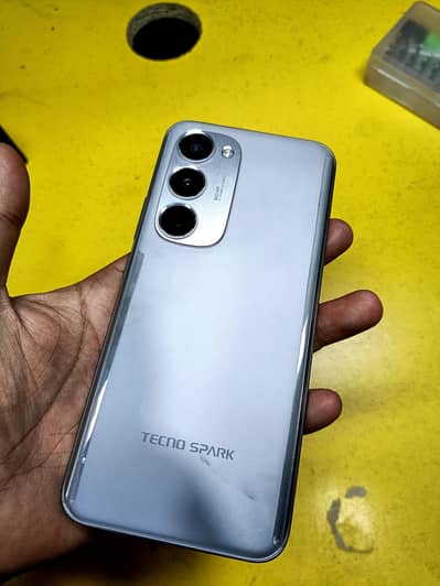 Tecno spark 40 pro plus
