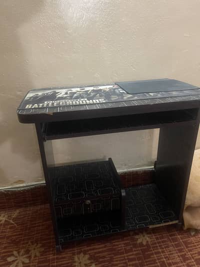 Mini computer table
