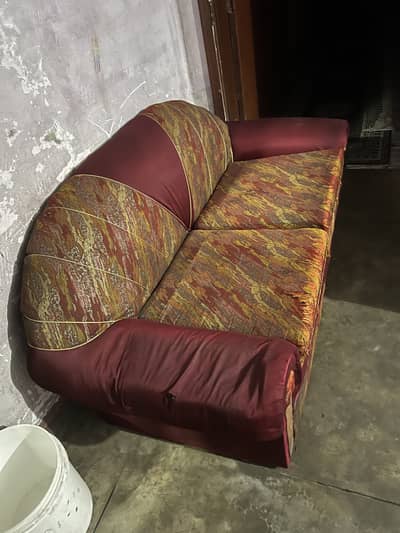 Used sofa set wood structure is very good its shisham
