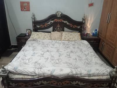 urgently bed set for sale