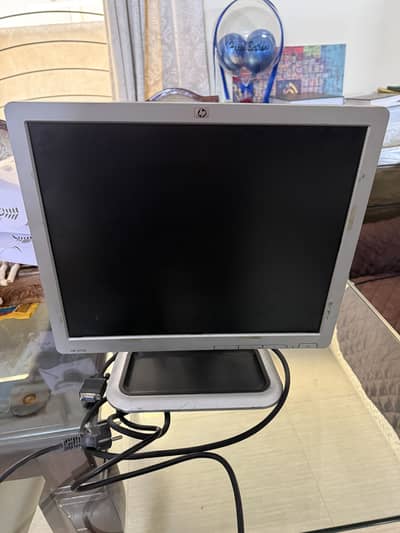 HP LCD Monitor 17” – Working Perfectly – Office / CCTV Use