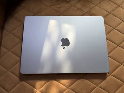 Macbook M4 air 16GB - 256GB - 15inch / Just opened 3 days ago.