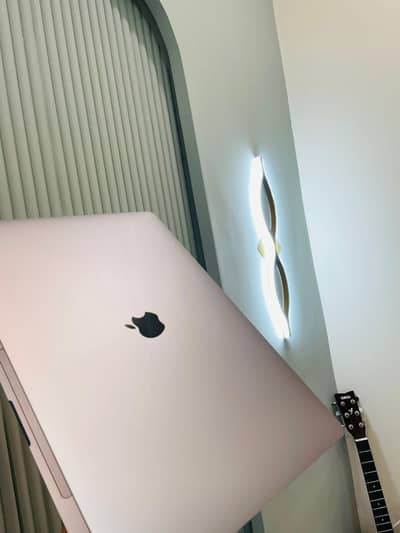 Macbook Pro 2019 16/512 Best for heavy work