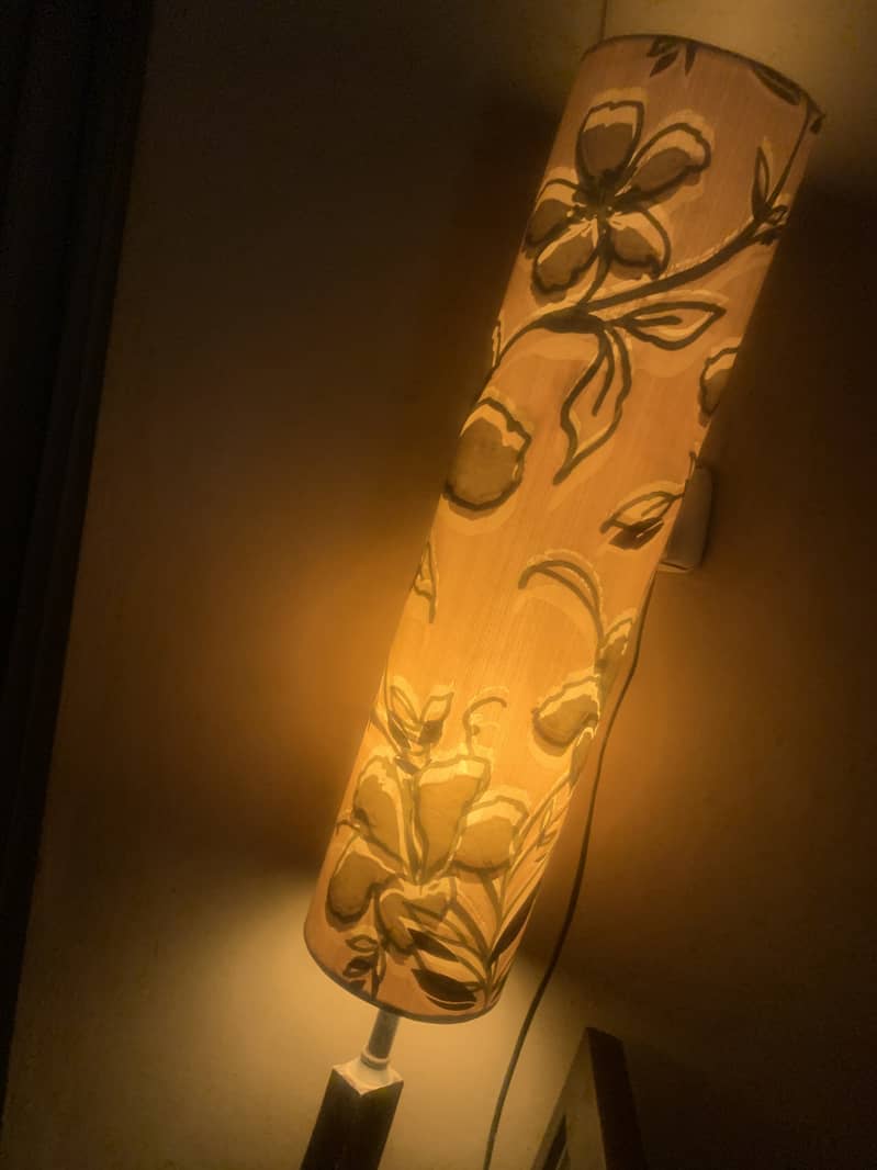 FLOOR LAMP 0
