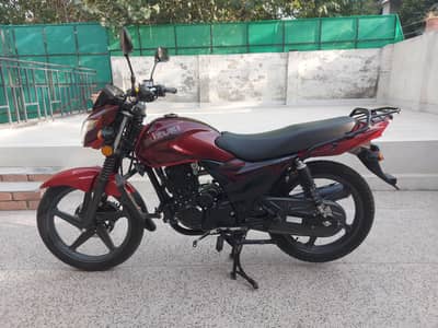 Suzuki GR 150 2025 red