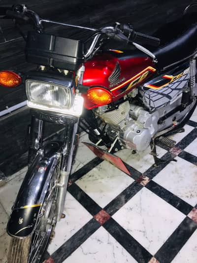 honda cg 125 se whats app 03177752155