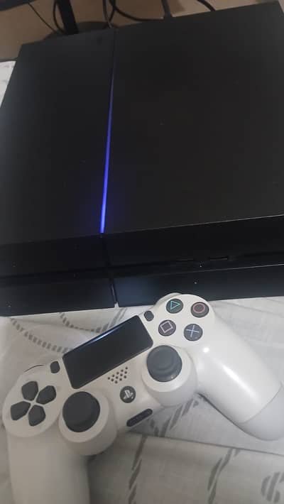 Playstation 4, Non Jailbreak 1 TB with 1 joystick & 15 playable games