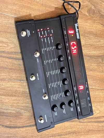 The DigiTech Vocalist Live 5 - Vocal Processor (Box Open)