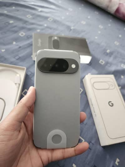 2x Pixel 10 12/128 Non Active and Non PTA (only box open)