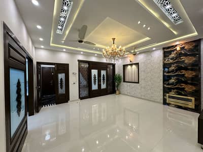 10 MARLA BRAND NEW FULL HOUSE FOR RENT