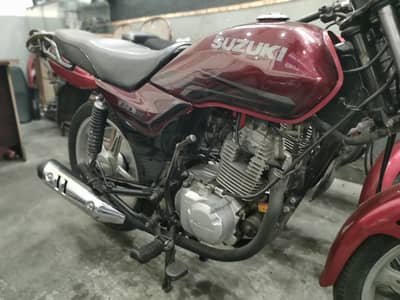 suzuki 110s red