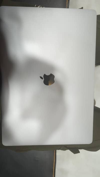 Macbook pro 2019 16" | core i9 | 32gb ram | 512gb ssd| 4gb gpu | 10/10