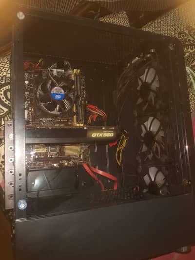 GTX 560 DDR5 256 bit