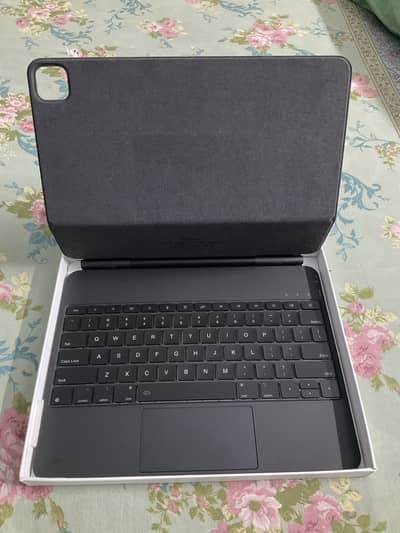 Magic Keyboard for iPad Pro 12.9 and iPad Air 13