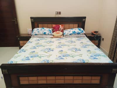 Bed set with mattress and side tables