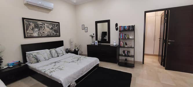 Independent Rooms w/Kitchen, Lounge, Dinning - Females/ Professionals