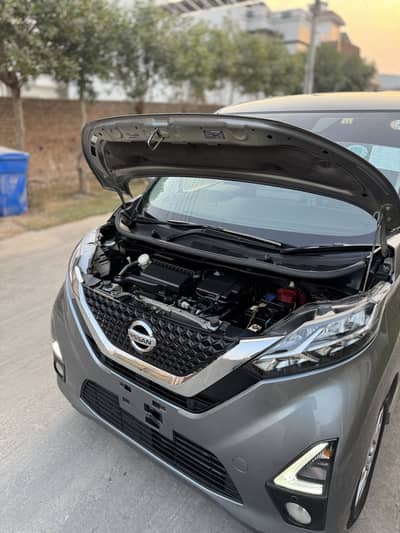 Nissan dayz hybrid autopilot. Top of the line varient. Total original