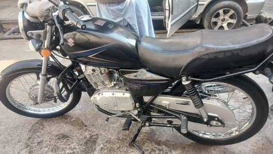 brand new condition just 16500 km driven  02 orgnal keys.