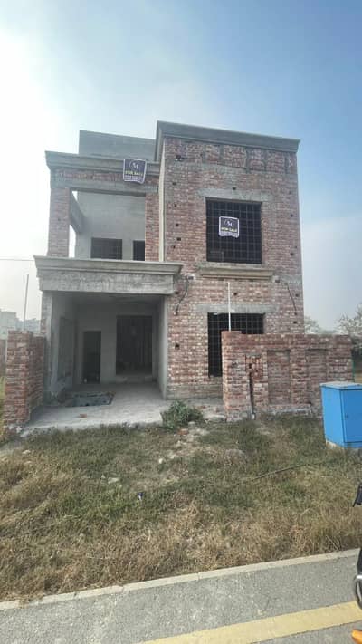 I SELL 5.75 MARLA GREY STRUCTURE HOUSE IN BAHRIA ORCHARD LAHORE