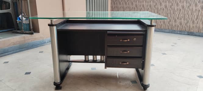 office table in A1 condition