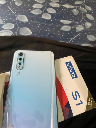 vivo s1 8gb ram 256gb memory All access with box