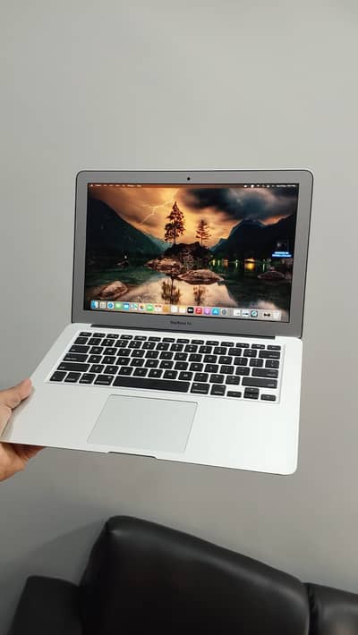 APPLE MACBOOK AIR FOR SALE WITH 8GB RAM 2017 MODEL FRESH CONDITION