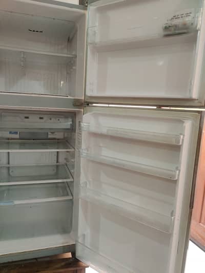 Hitachi refrigerator