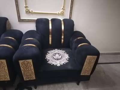 3 Seats condition very Good. . . . . .