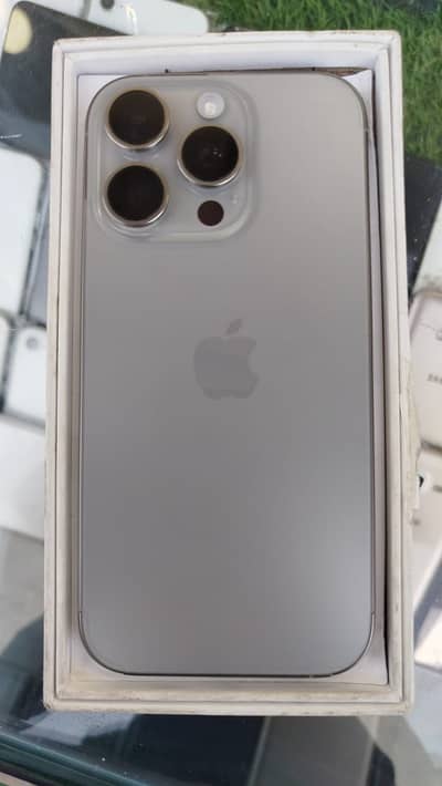 iphone 16 pro |128 | 10/10 Condition | factory unlocked |98% health