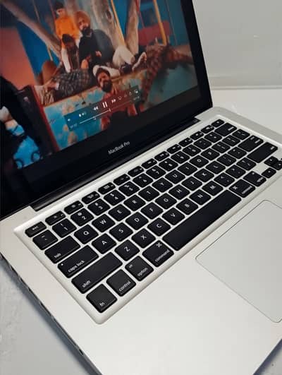 APPLE MACBOOK PRO FOR SALE WITH LIGHT KEYBOARD