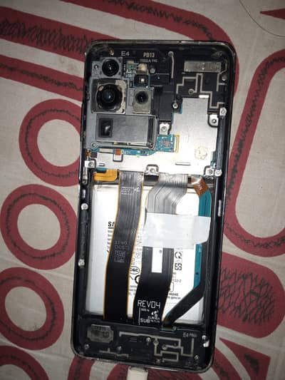 Main back camera Kam nahi karta, Baki wide angle ok hay,