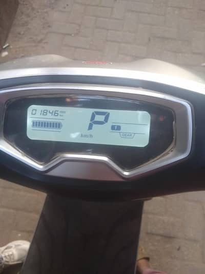 metro T9 model 10/9 condition  demand  180k  total 1700 kilometers run