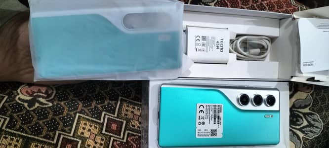 camon 40 pro 8 256gb